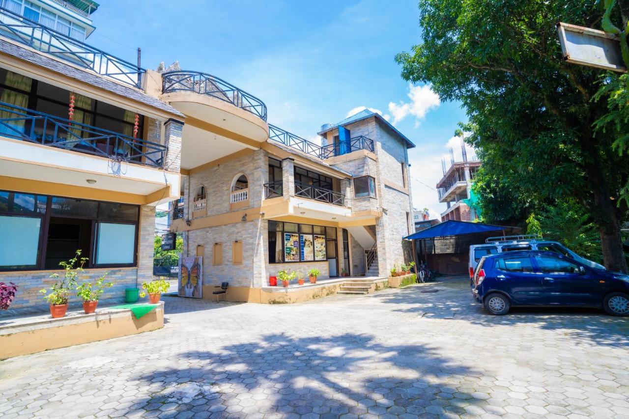 博卡拉 蝴蝶旅舍酒店 外观 照片
