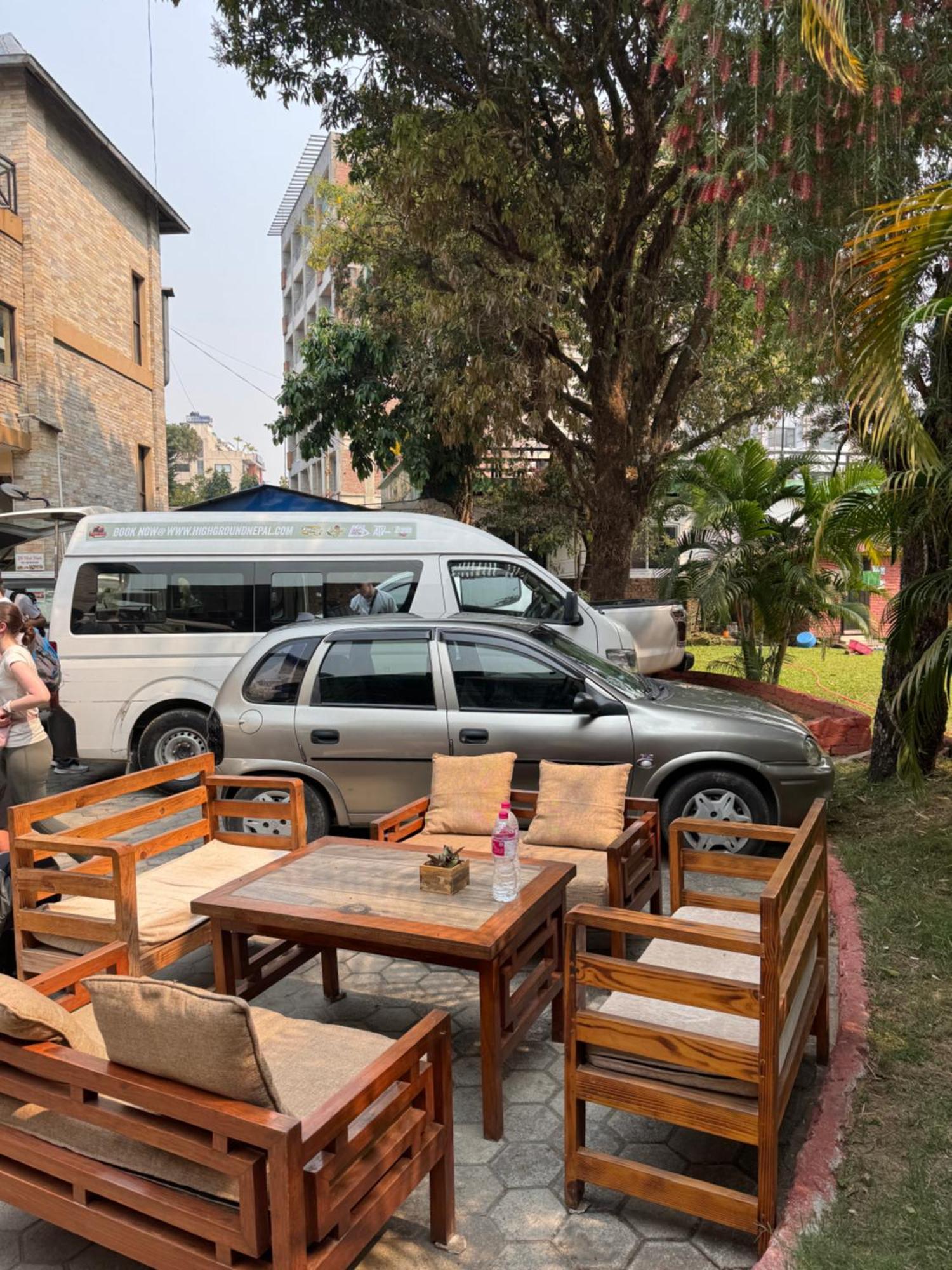 博卡拉 蝴蝶旅舍酒店 外观 照片