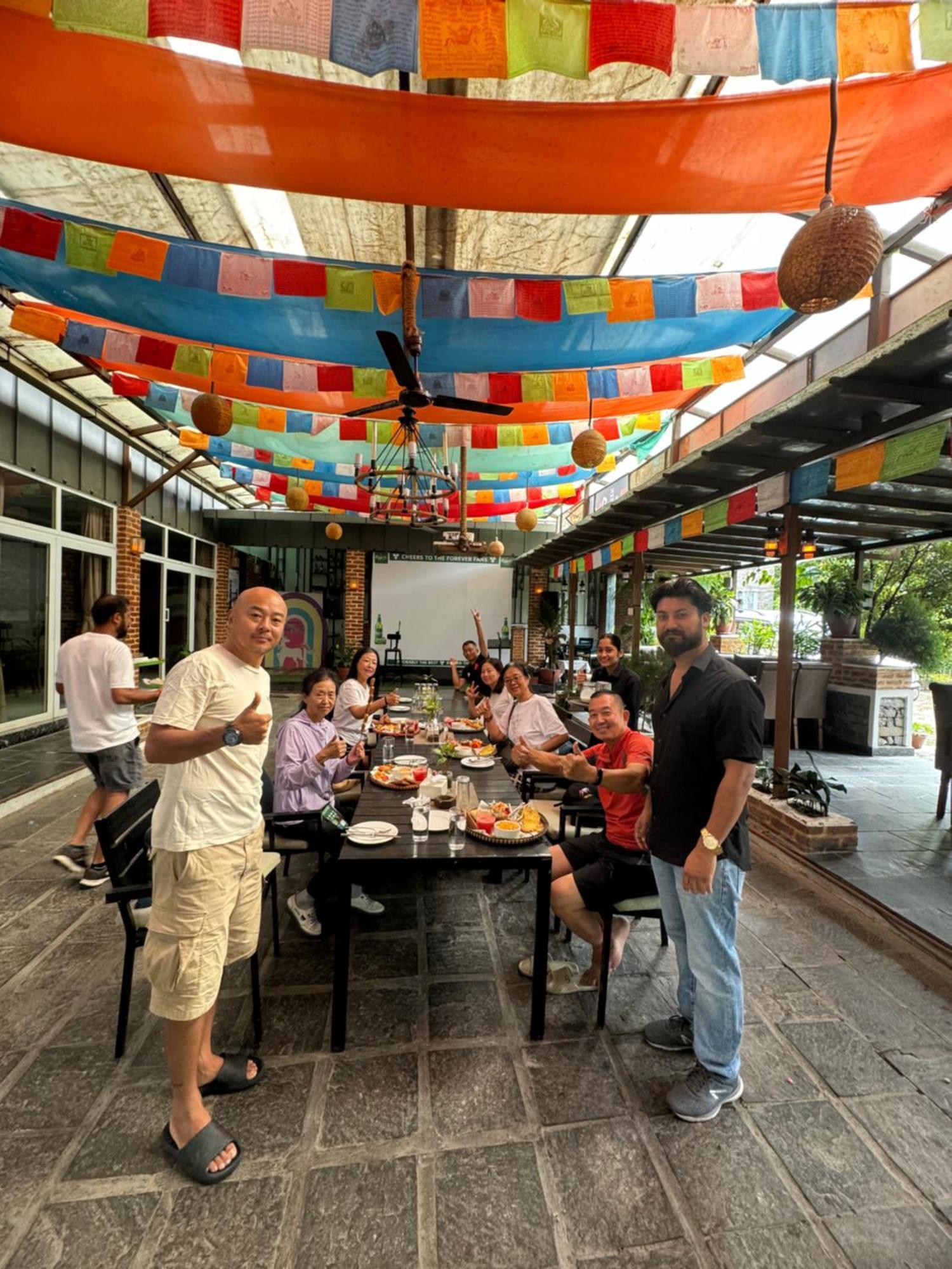 博卡拉 蝴蝶旅舍酒店 外观 照片